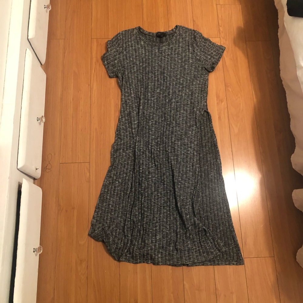 Longer gray Midi dress